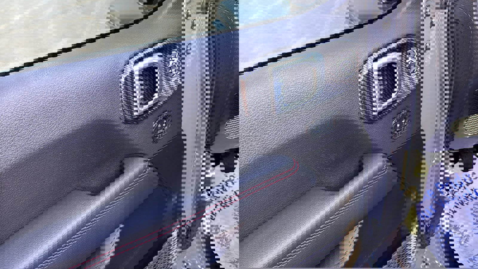 Certified 2022 Jeep Wrangler Unlimited Rubicon w/ Xtreme Recon 35" Tire Package AWD/4WD image 18