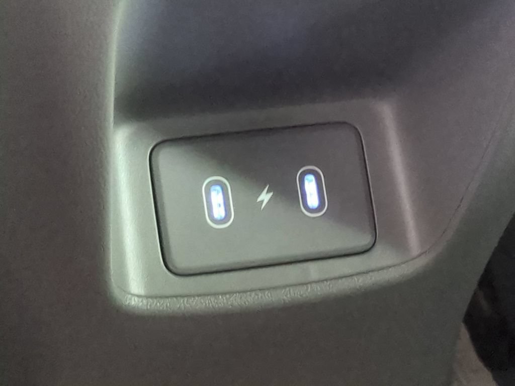 Used 2025 Hyundai Elantra Sport FWD image 15