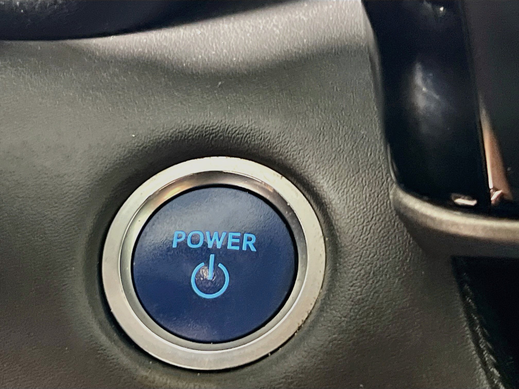 Used 2020 Toyota Highlander XLE FWD image 23