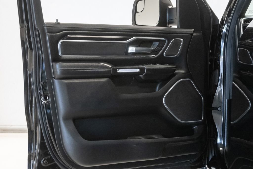 Used 2023 RAM 1500 Laramie AWD/4WD image 9