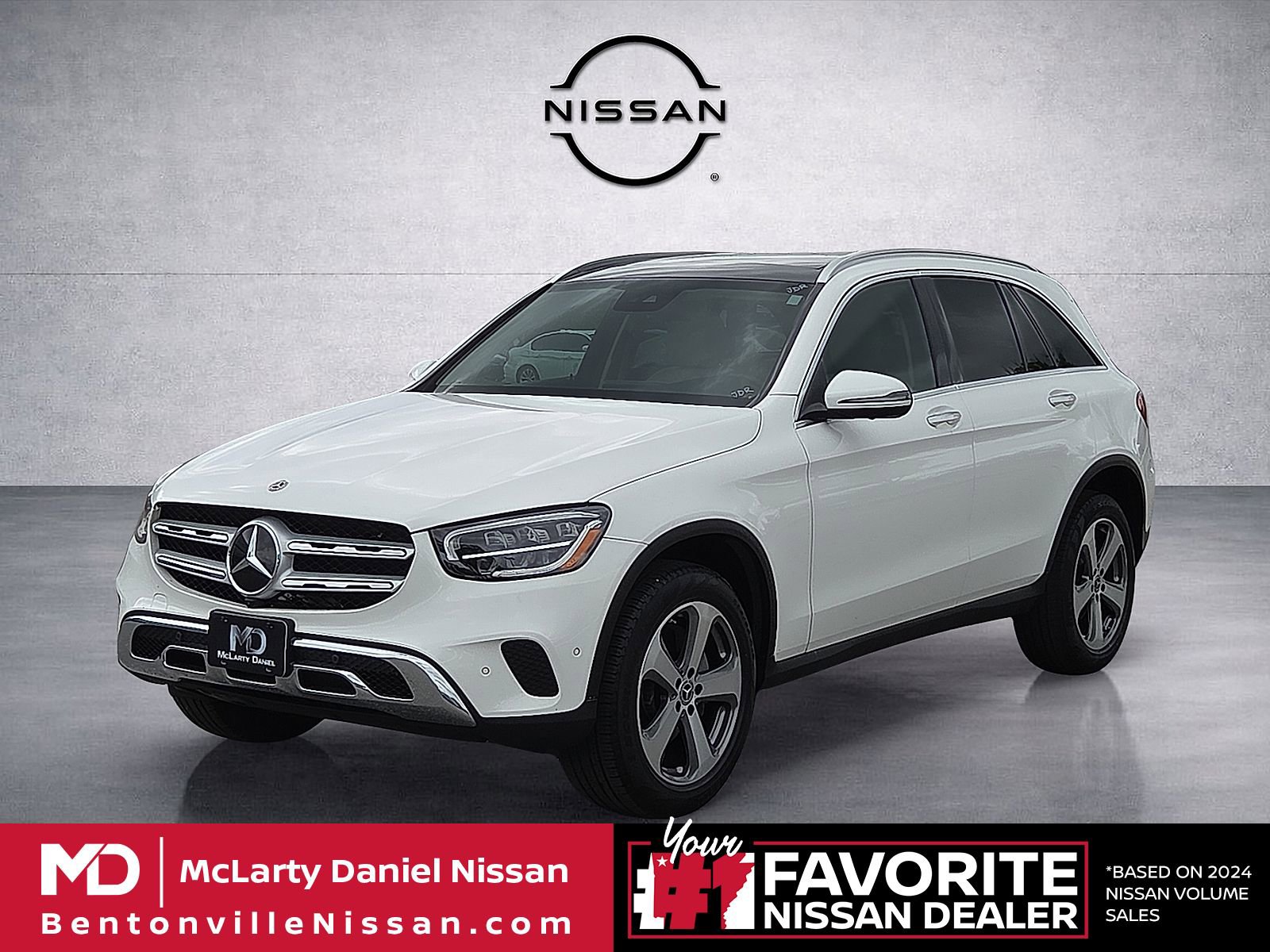 Used 2022 Mercedes-Benz GLC 300 4MATIC w/ Premium Package Lite image 2