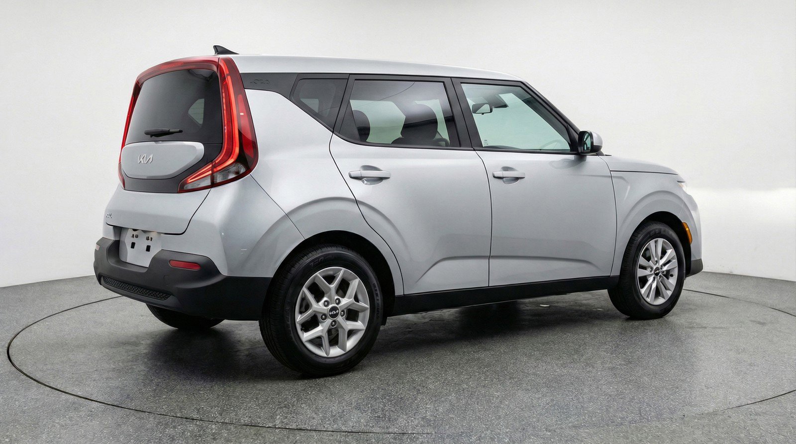 Used 2025 Kia Soul LX w/ LX Technology Package FWD image 9