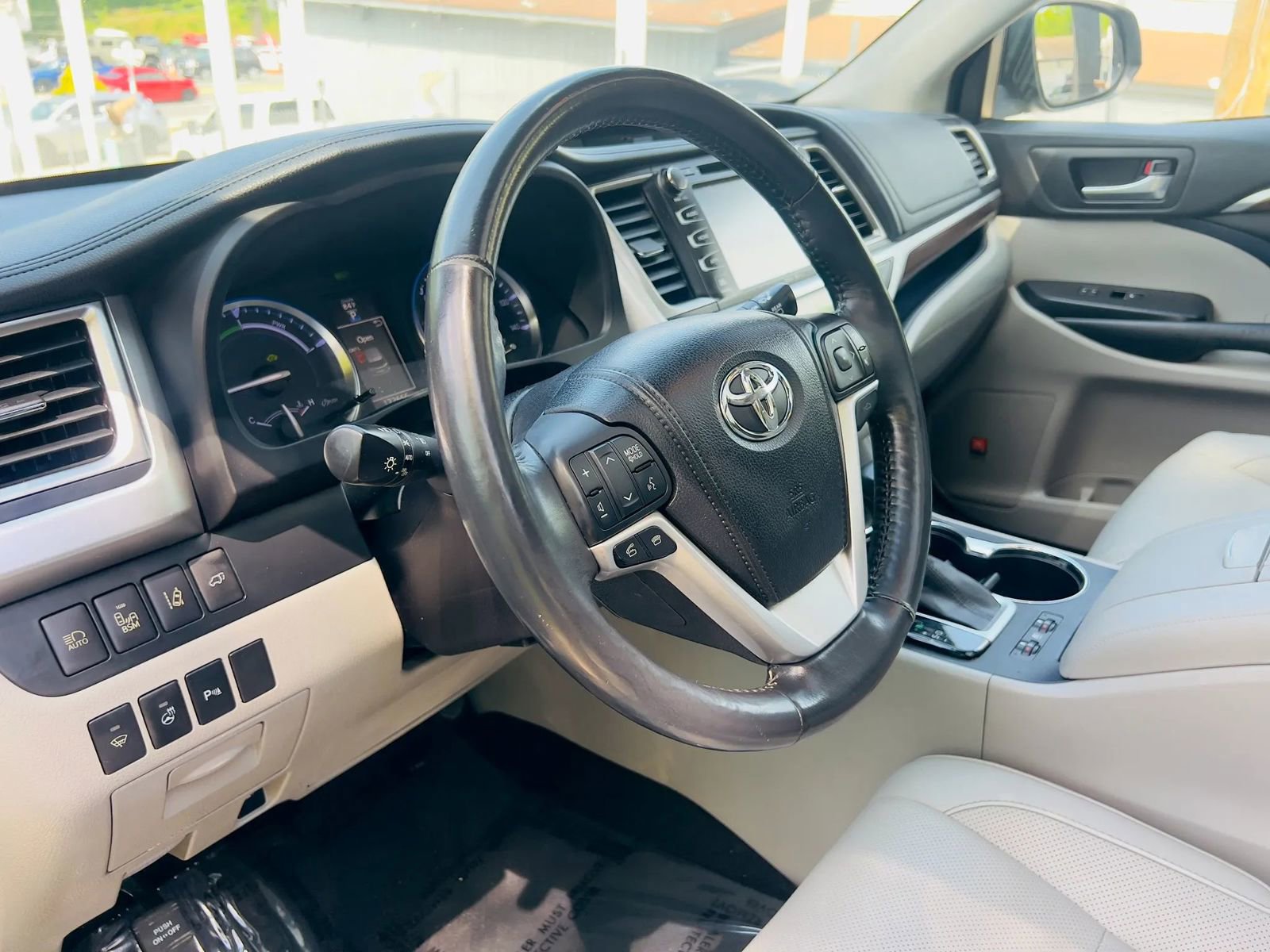 Used 2014 Toyota Highlander Limited Platinum AWD/4WD image 34
