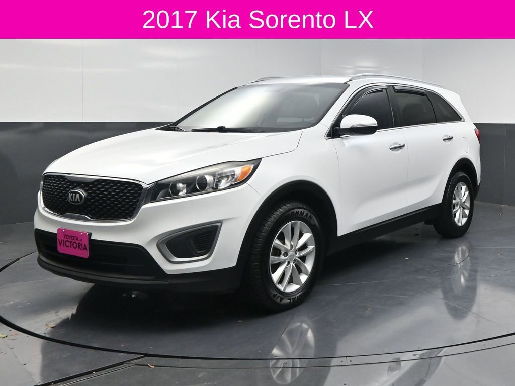 Used 2017 Kia Sorento LX w/ LX Convenience Package image 2