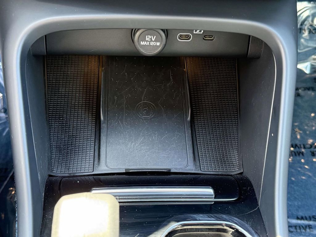 Used 2023 Volvo C40 P8 Recharge Ultimate image 24