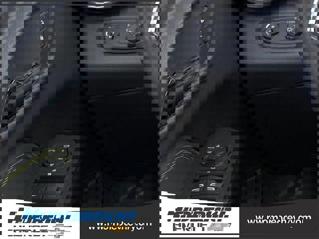 New 2025 Chevrolet Trax ACTIV w/ Sunroof Package image 23