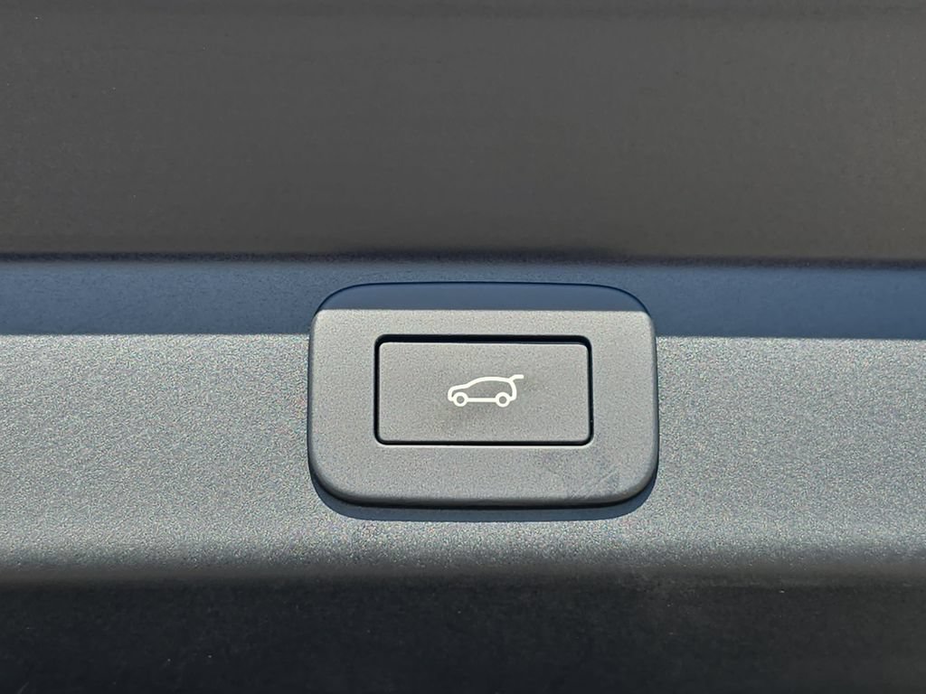 New 2026 Land Rover Range Rover Sport Dynamic SE AWD/4WD image 13
