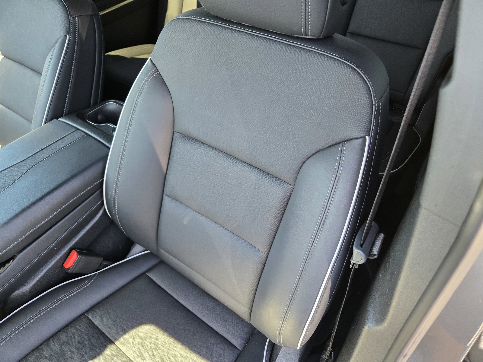 Certified 2025 Buick Enclave Preferred AWD/4WD image 15