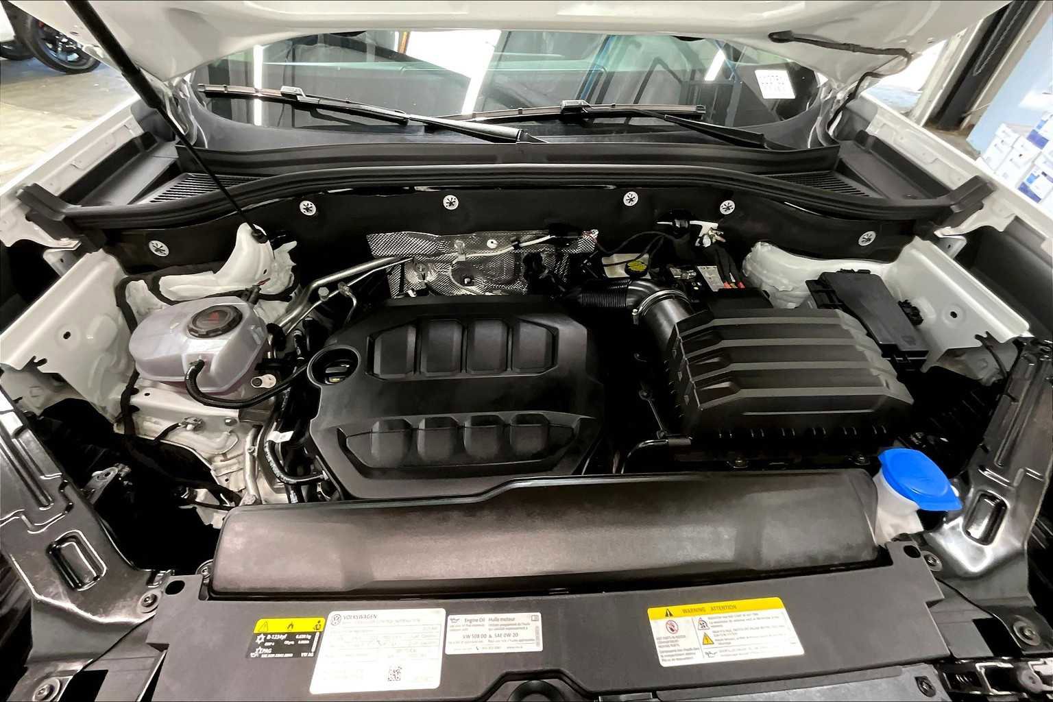 Used 2025 Volkswagen Atlas Peak Edition SE image 13