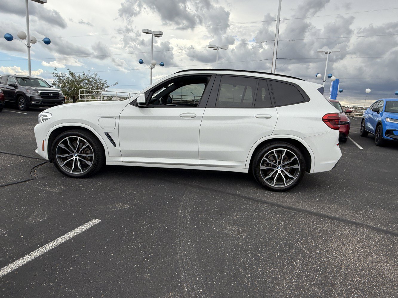 Used 2021 BMW X3 xDrive30e w/ M Sport Package AWD/4WD image 8