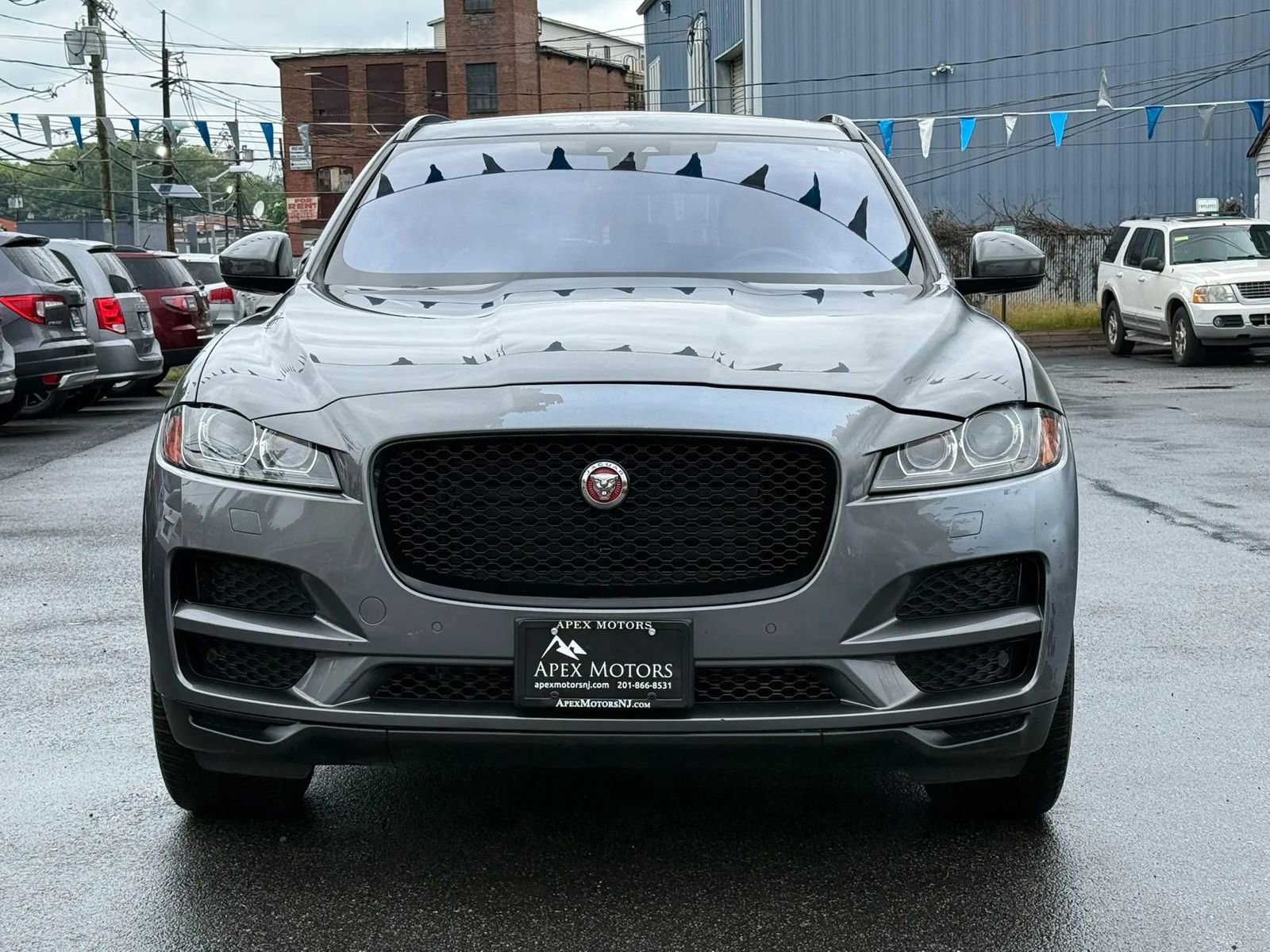Used 2018 Jaguar F-PACE Premium AWD/4WD image 2