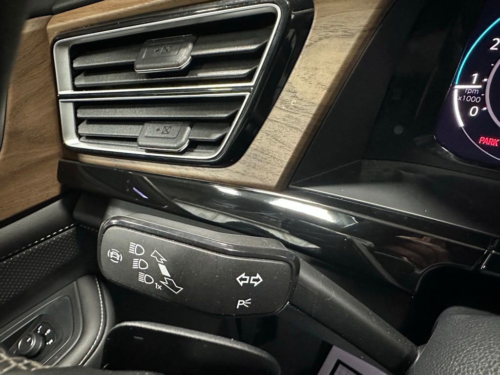 Used 2025 Volkswagen Atlas SE image 21