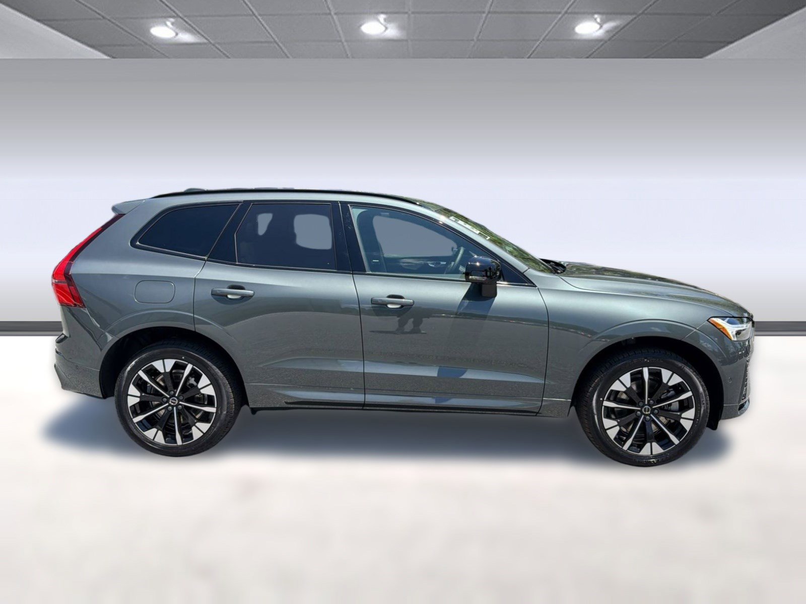 New 2026 Volvo XC60 T8 Plus w/ Climate Package AWD/4WD image 8