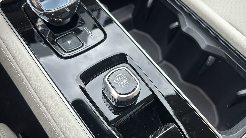 New 2026 Volvo XC90 B6 Ultra image 16