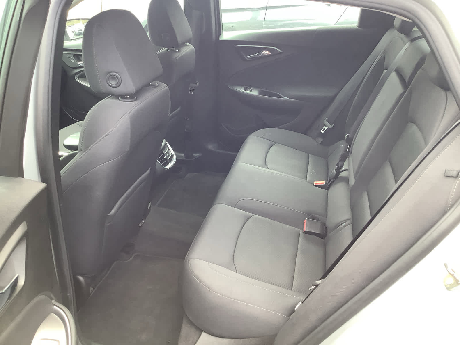 Used 2017 Chevrolet Malibu LT image 9