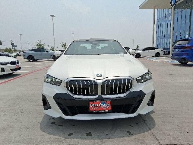 New 2026 BMW 530i w/ M Sport Package RWD image 2