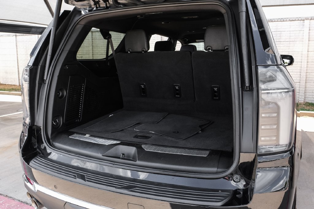 Used 2026 Chevrolet Suburban Premier AWD/4WD image 50
