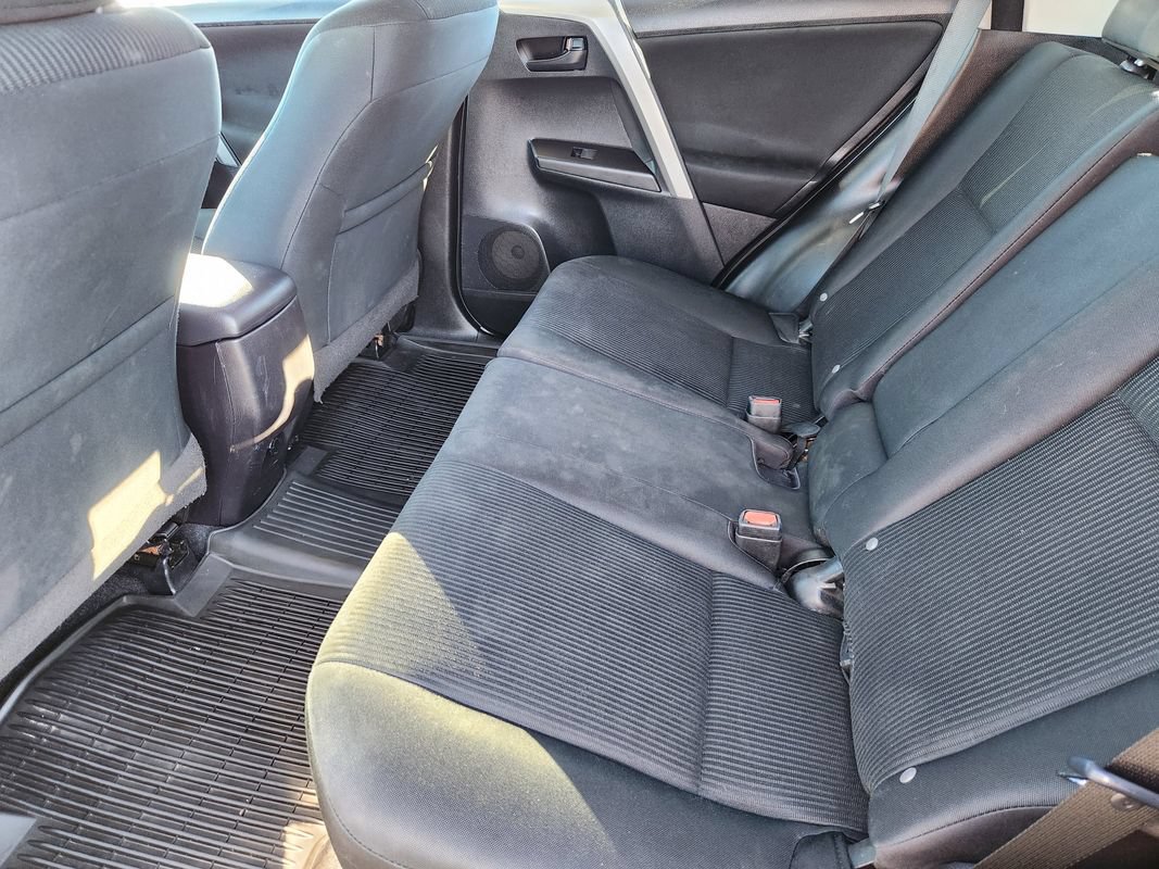 Used 2018 Toyota RAV4 LE w/ All Weather Liner Package AWD/4WD image 31
