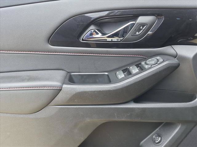 Used 2022 Chevrolet Traverse RS FWD image 11
