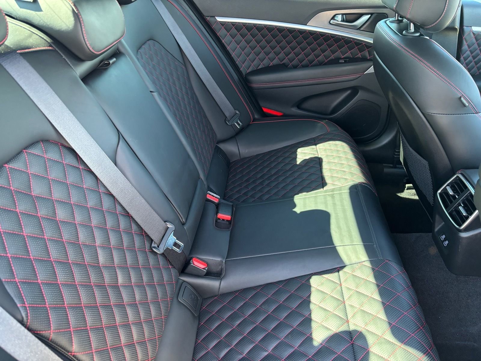 Used 2024 Genesis G70 3.3T Advanced w/ Sport Prestige Package image 17