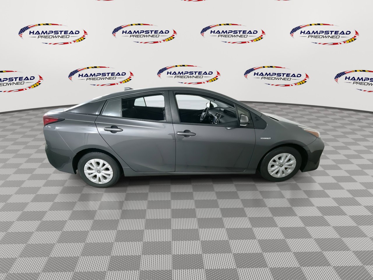 Used 2020 Toyota Prius LE image 9