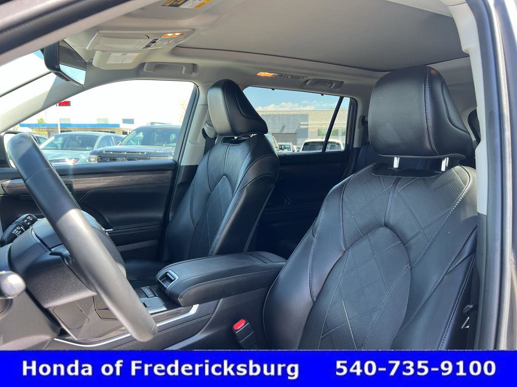 Used 2022 Toyota Highlander Platinum AWD/4WD image 15