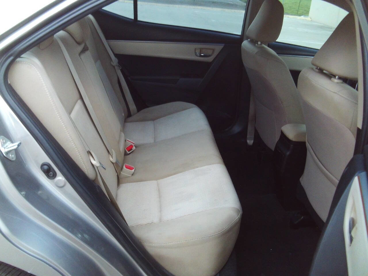 Used 2015 Toyota Corolla LE image 21