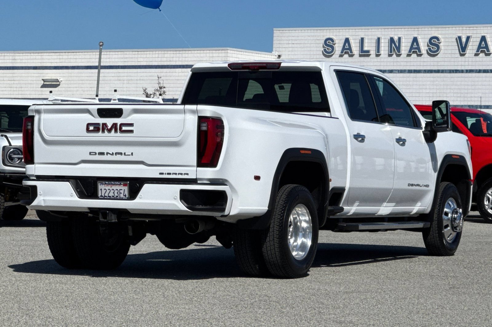 Used 2025 GMC Sierra 3500 Denali w/ Denali Reserve Package AWD/4WD image 4