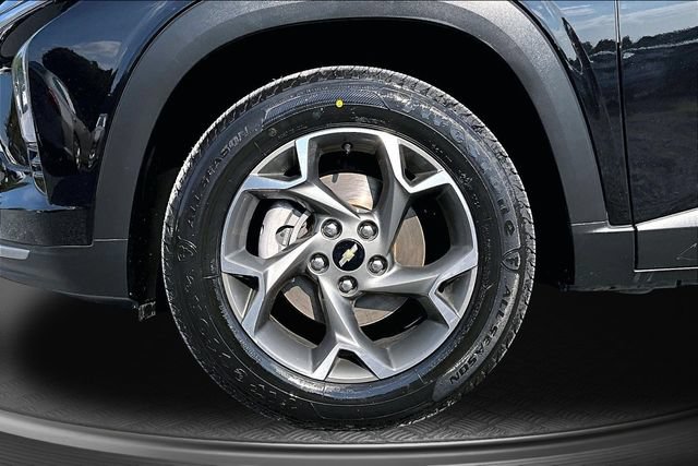 Used 2025 Chevrolet Trax LT FWD image 30