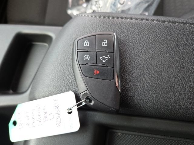 Used 2024 Chevrolet Silverado 1500 LT AWD/4WD image 10
