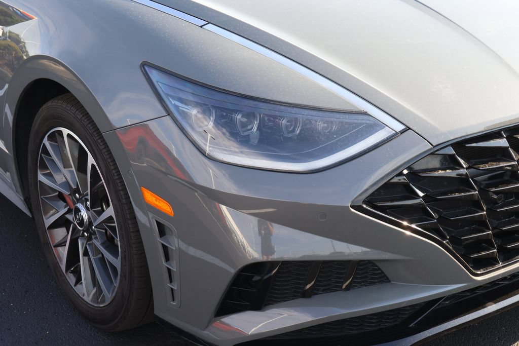 Used 2020 Hyundai Sonata Limited w/ Preferred Accessory Package FWD image 4