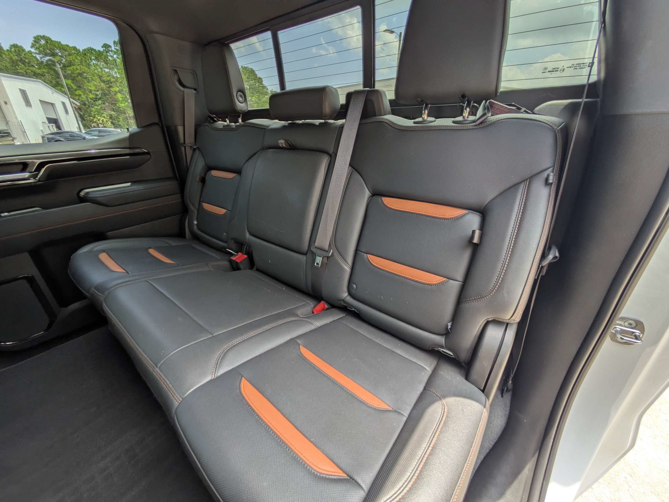 Used 2022 GMC Sierra 1500 AT4 w/ AT4 Premium Package AWD/4WD image 7