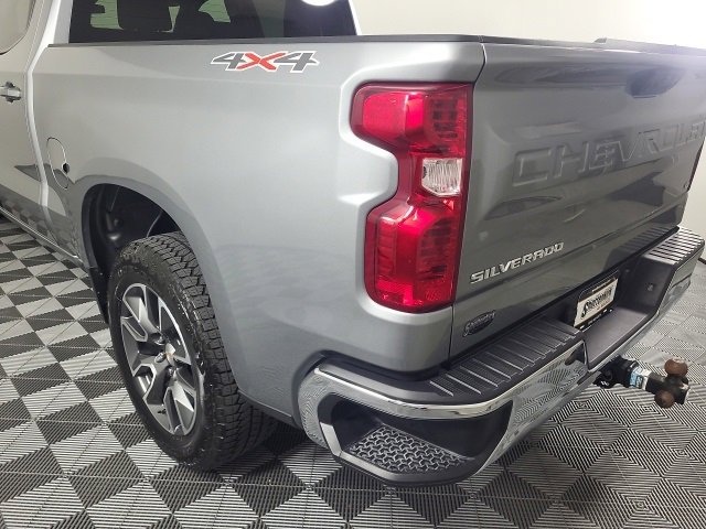 Used 2025 Chevrolet Silverado 1500 LT image 12