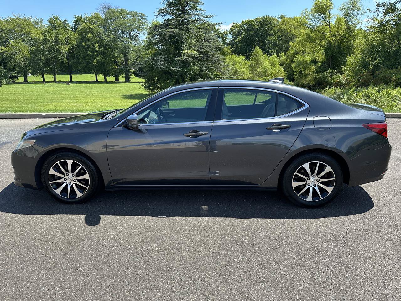 Used 2016 Acura TLX FWD image 10
