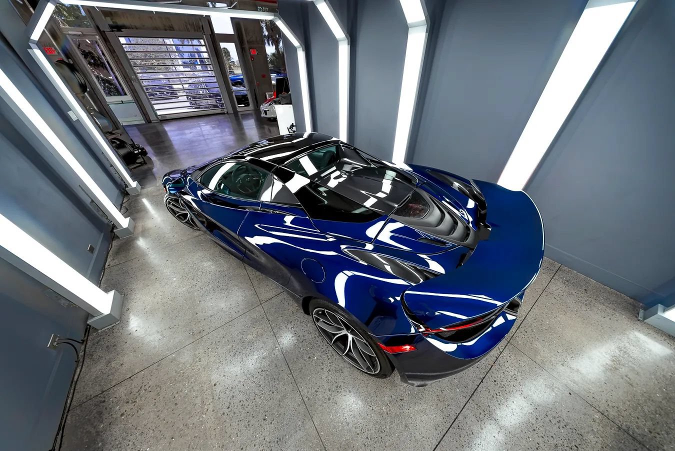 Used 2020 McLaren 720S Spider RWD image 12