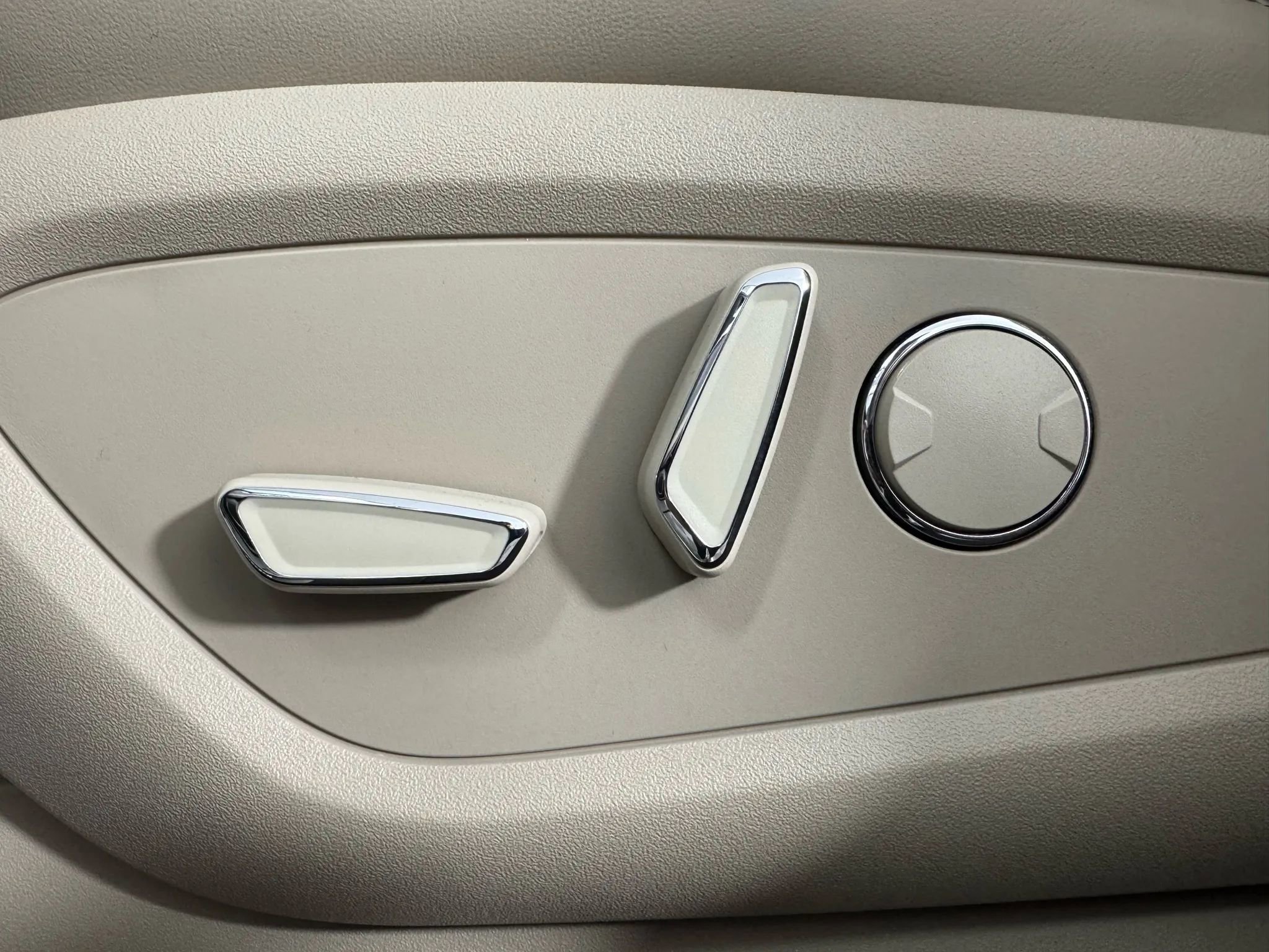 Used 2023 Lincoln Nautilus Reserve image 34