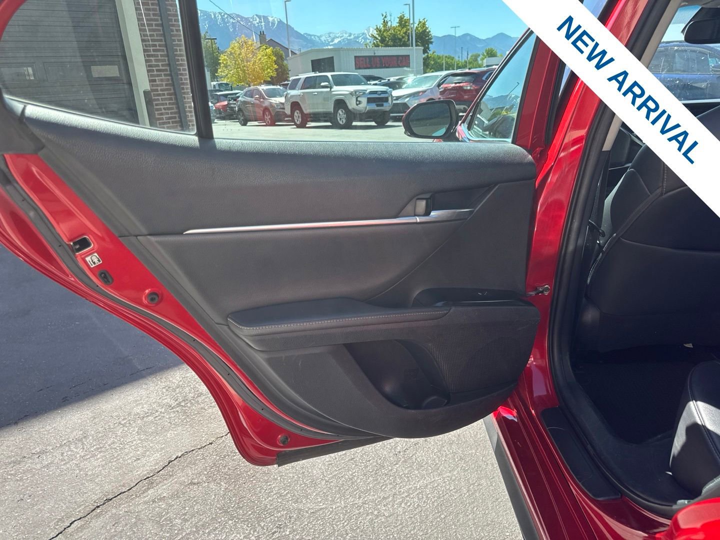 Used 2019 Toyota Camry XSE FWD image 15