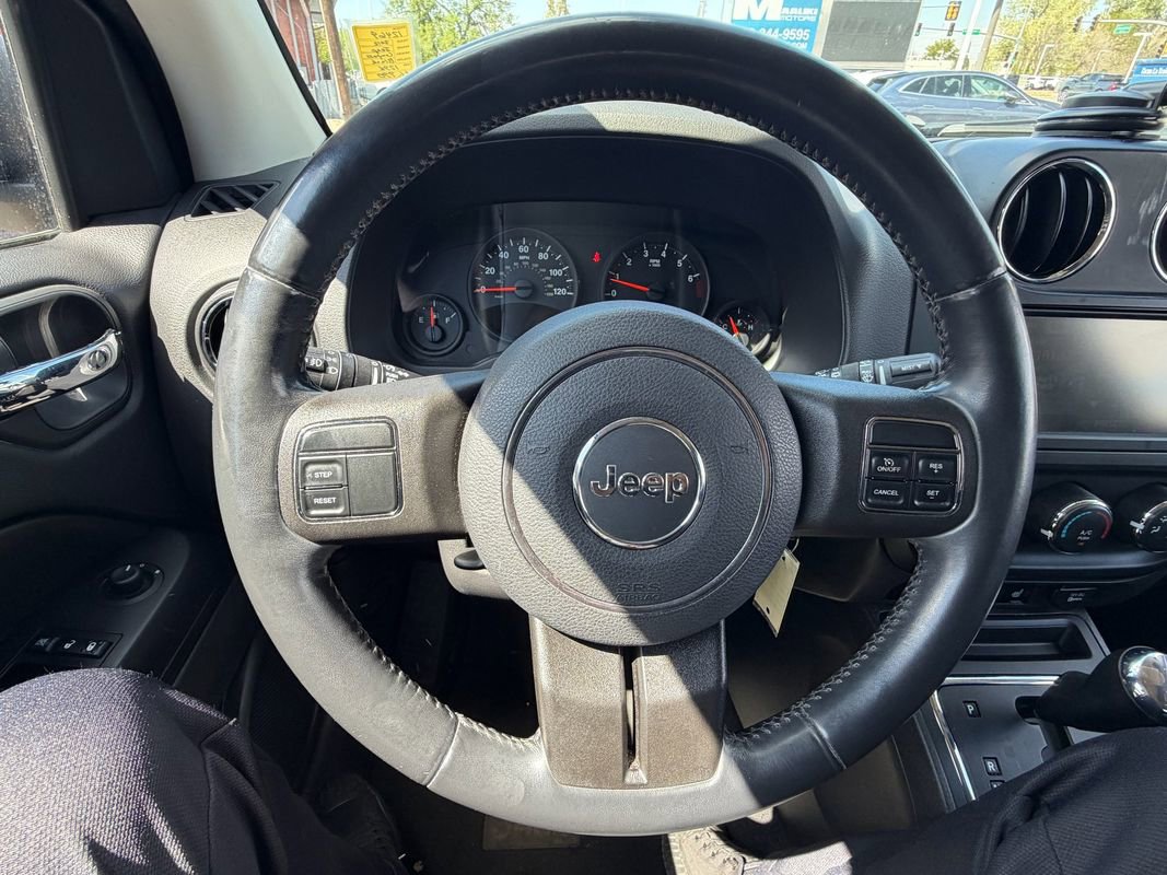 Used 2012 Jeep Compass Latitude AWD/4WD image 27
