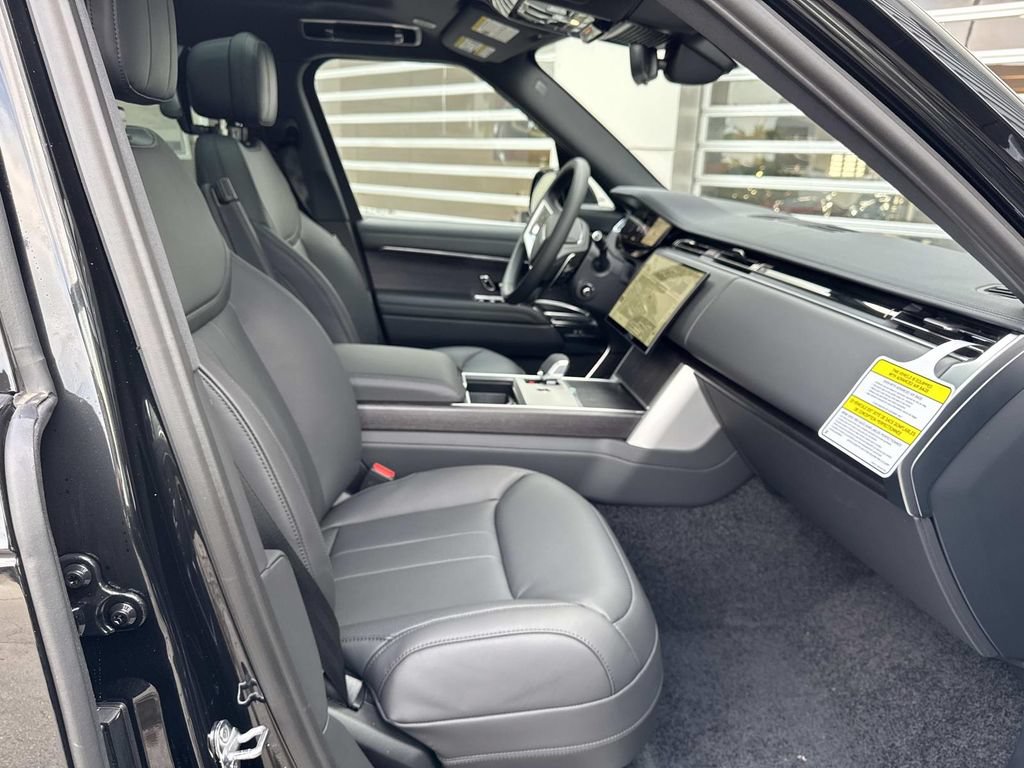 New 2026 Land Rover Range Rover Long Wheelbase SE AWD/4WD image 10