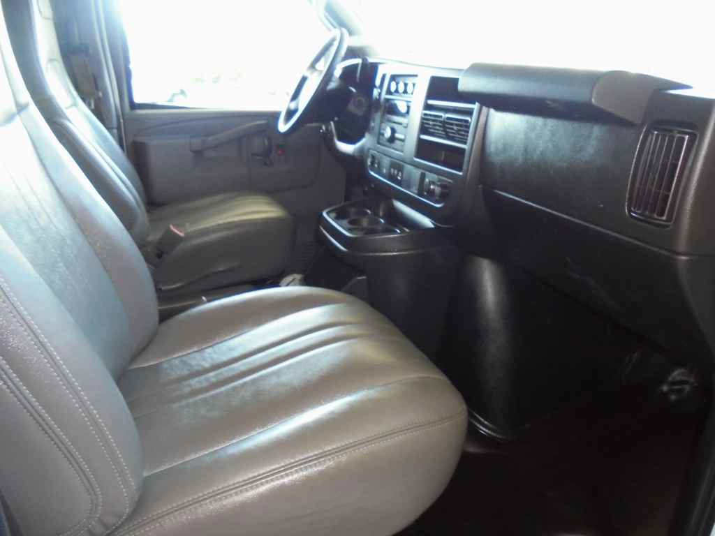 Used 2021 Chevrolet Express 2500 w/ Driver Convenience Package image 8