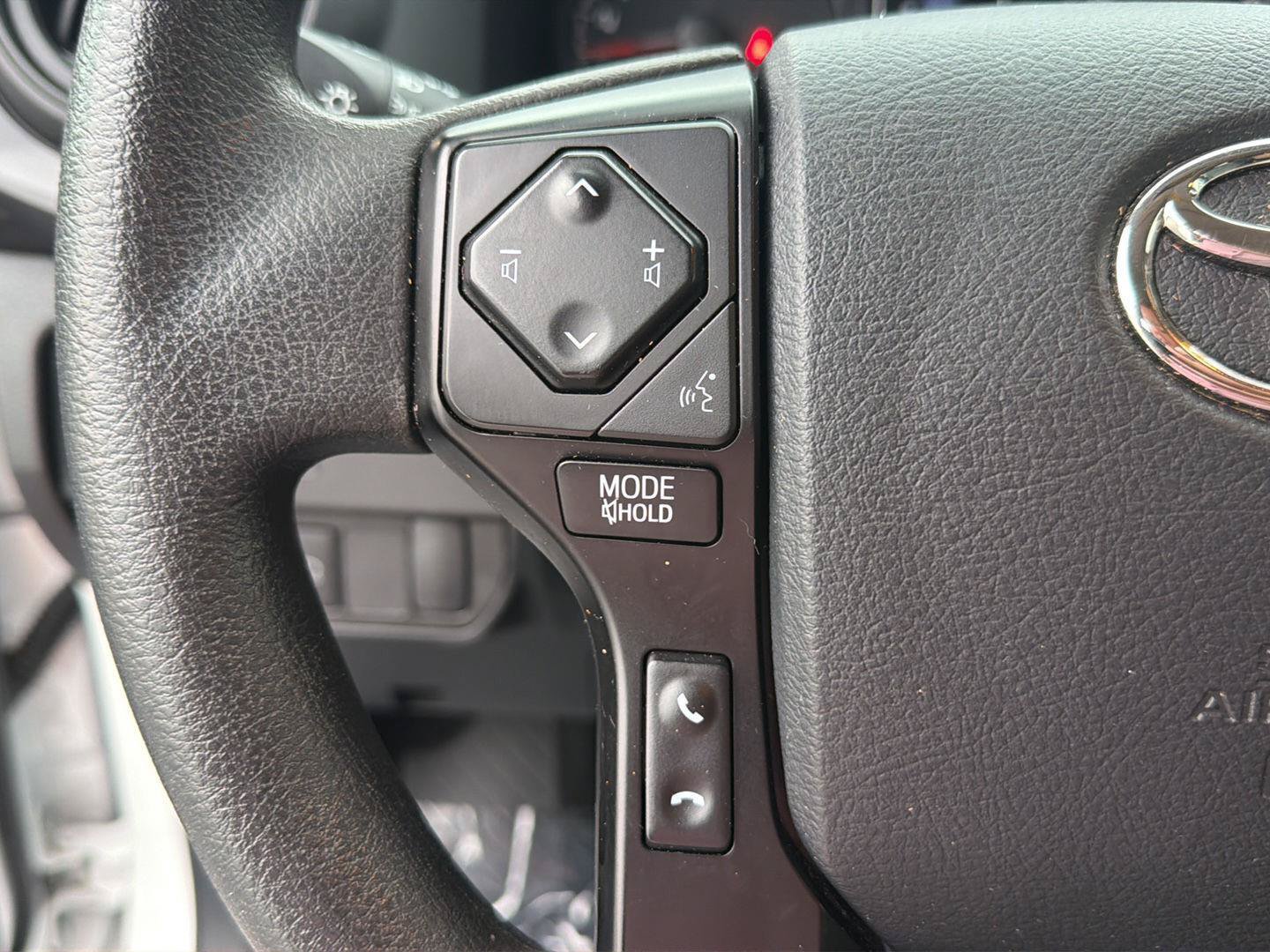 Used 2023 Toyota Tacoma SR AWD/4WD image 22
