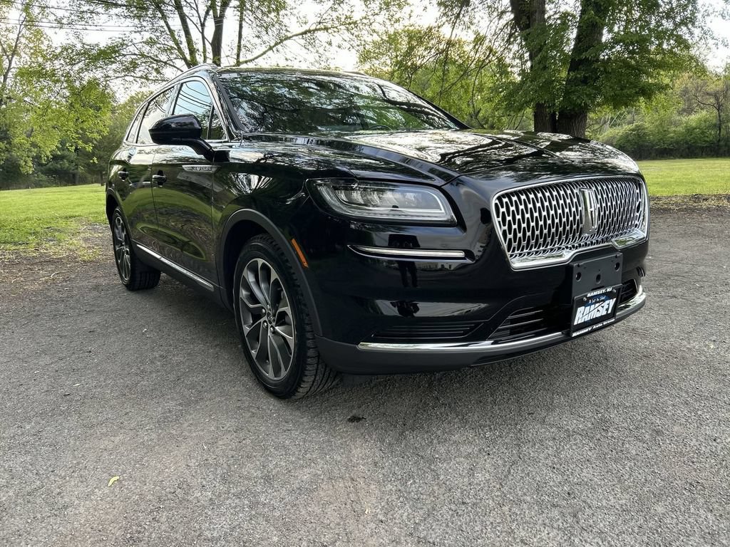 Used 2023 Lincoln Nautilus Reserve AWD/4WD image 2