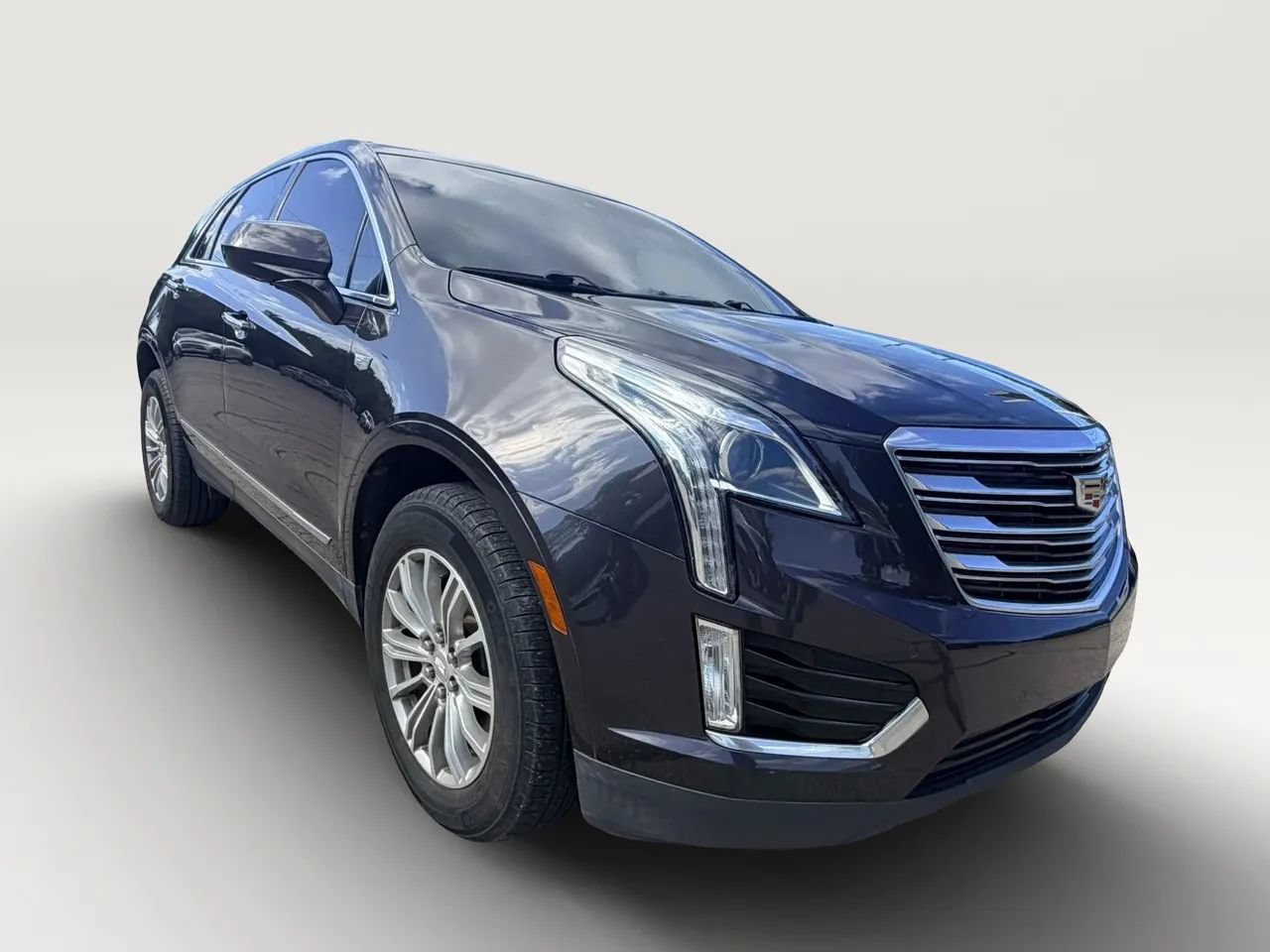 Used 2017 Cadillac XT5 Luxury w/ Driver Awareness Package FWD image 13