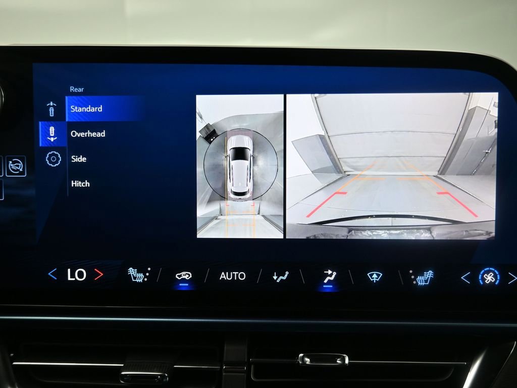 Used 2025 Chevrolet Equinox EV LT w/ Convenience Package image 20