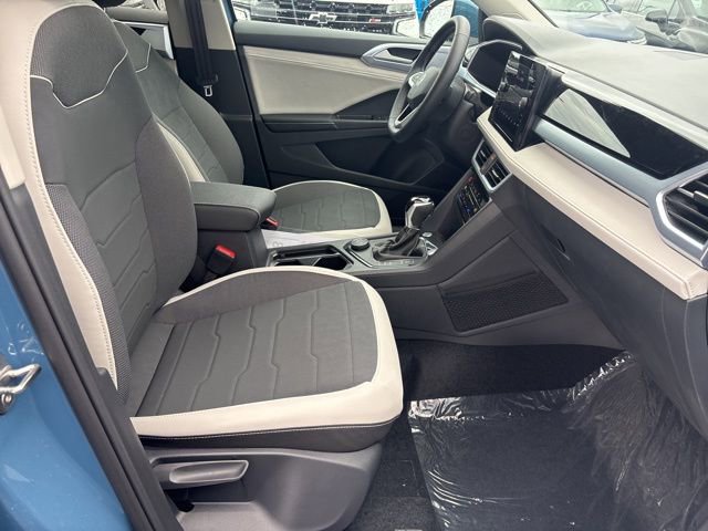 New 2026 Volkswagen Taos SE image 31