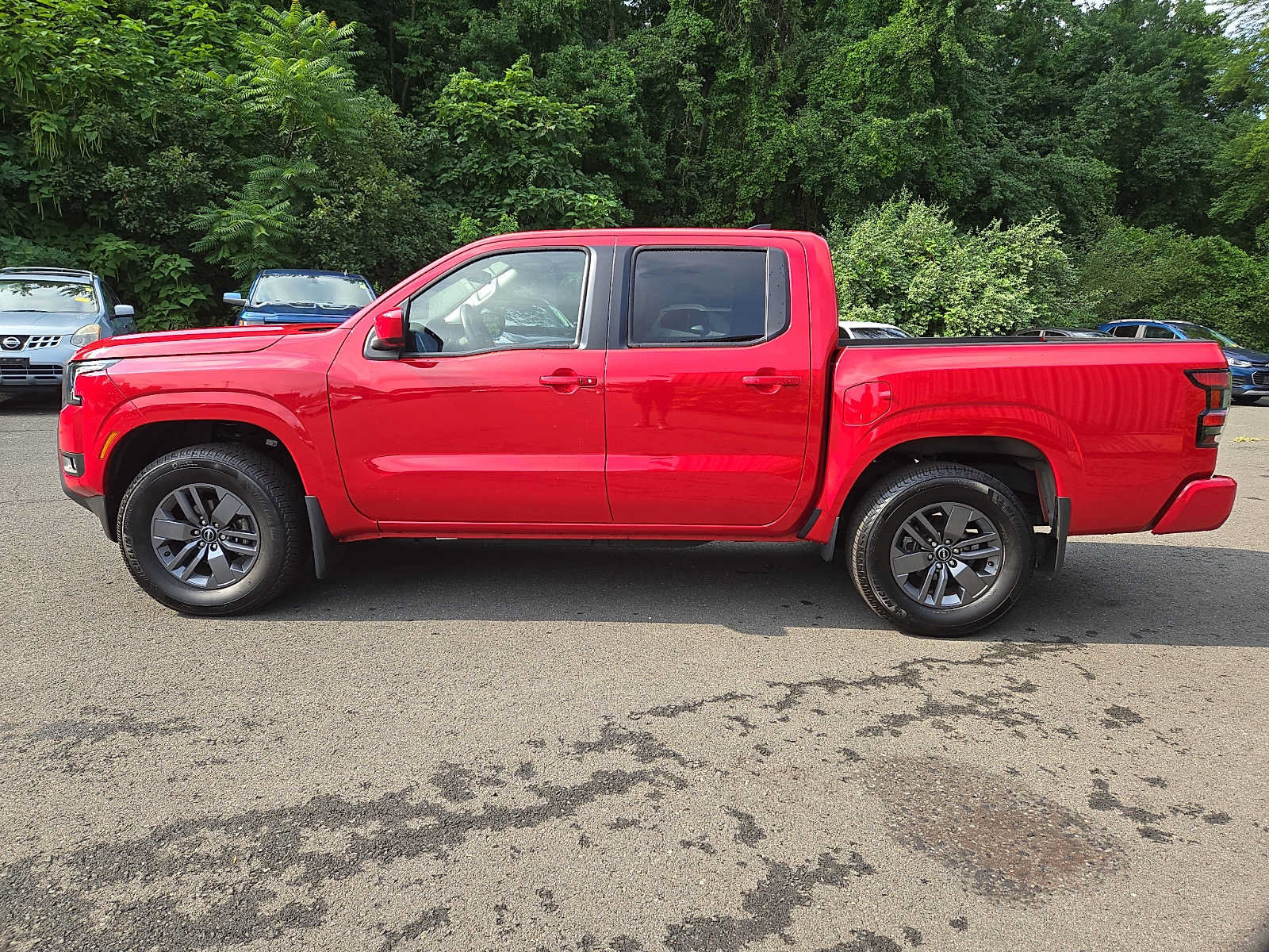 Used 2025 Nissan Frontier SV w/ SV Convenience Package AWD/4WD image 7