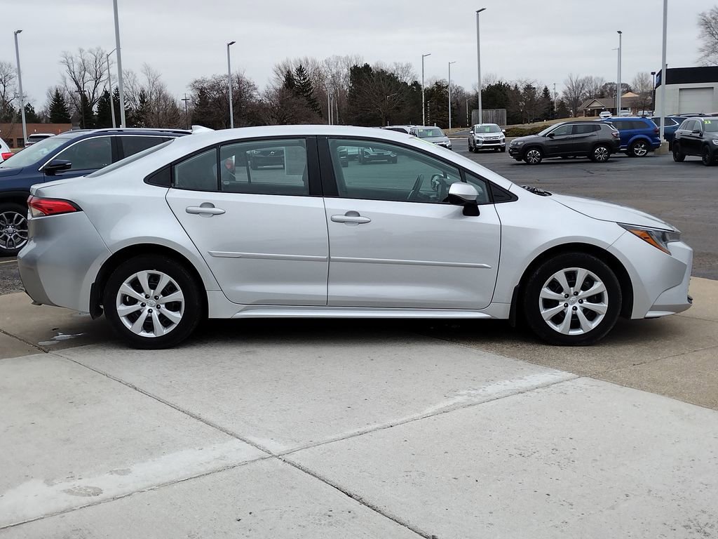 Used 2024 Toyota Corolla LE FWD image 12