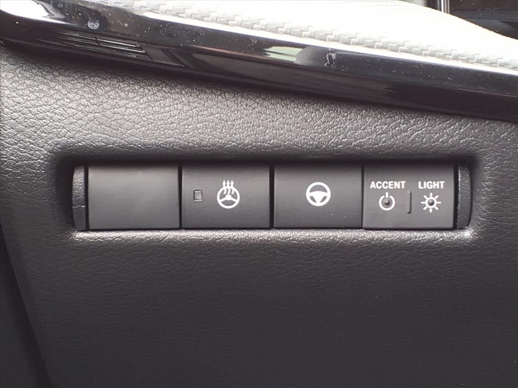 New 2026 Nissan Kicks SR w/ SR Premium Package image 30