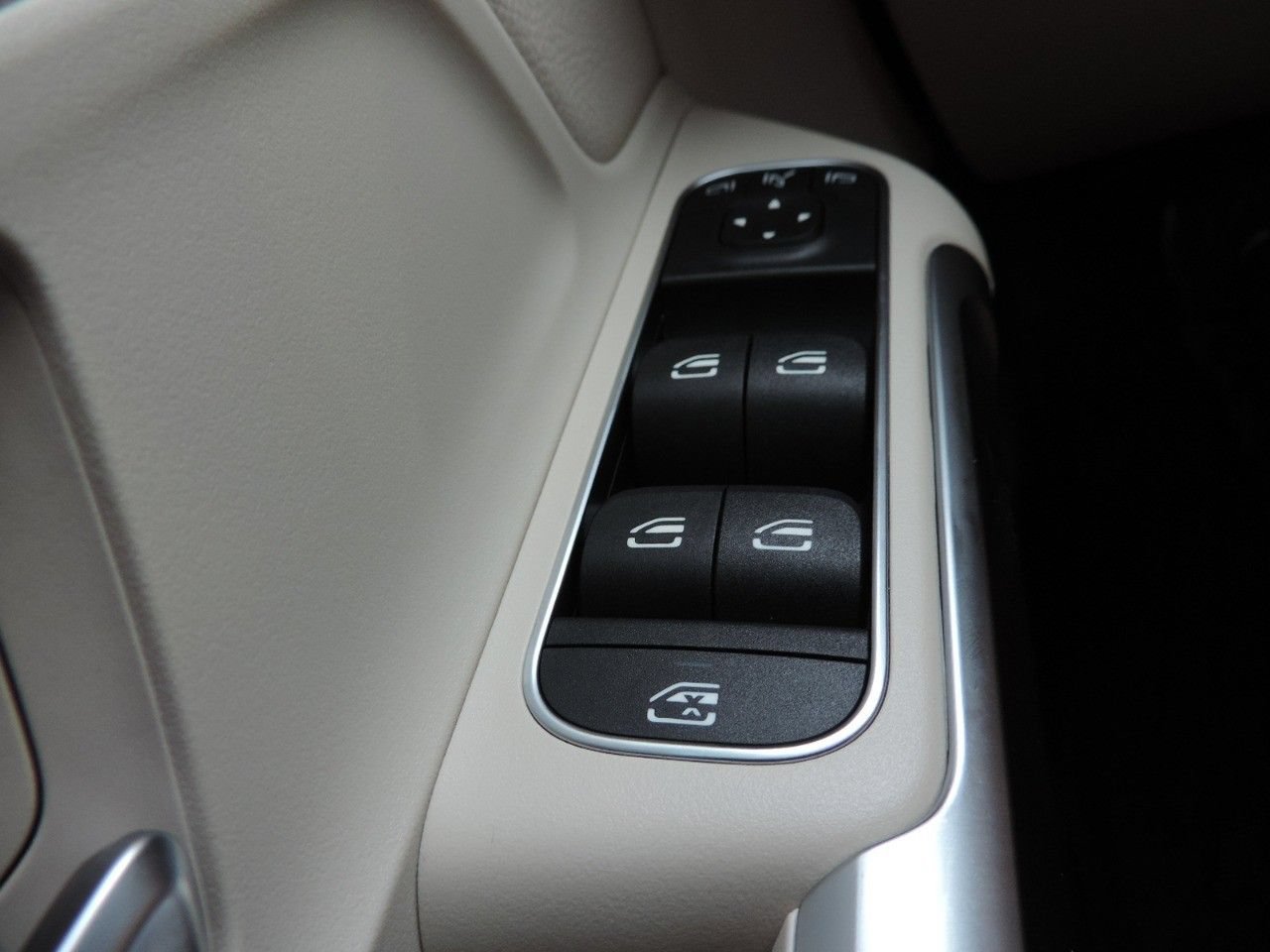 Used 2022 Mercedes-Benz GLB 250 4MATIC image 29