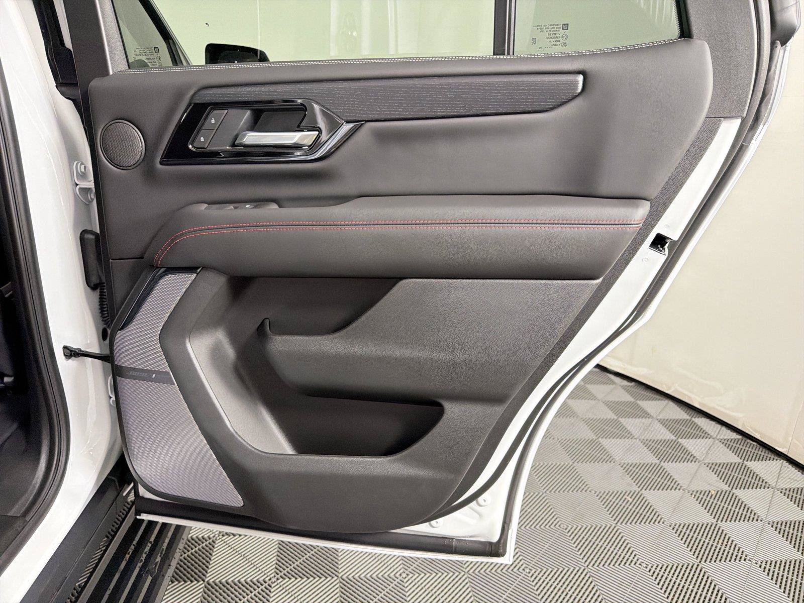 New 2026 GMC Yukon AT4 Ultimate AWD/4WD image 17